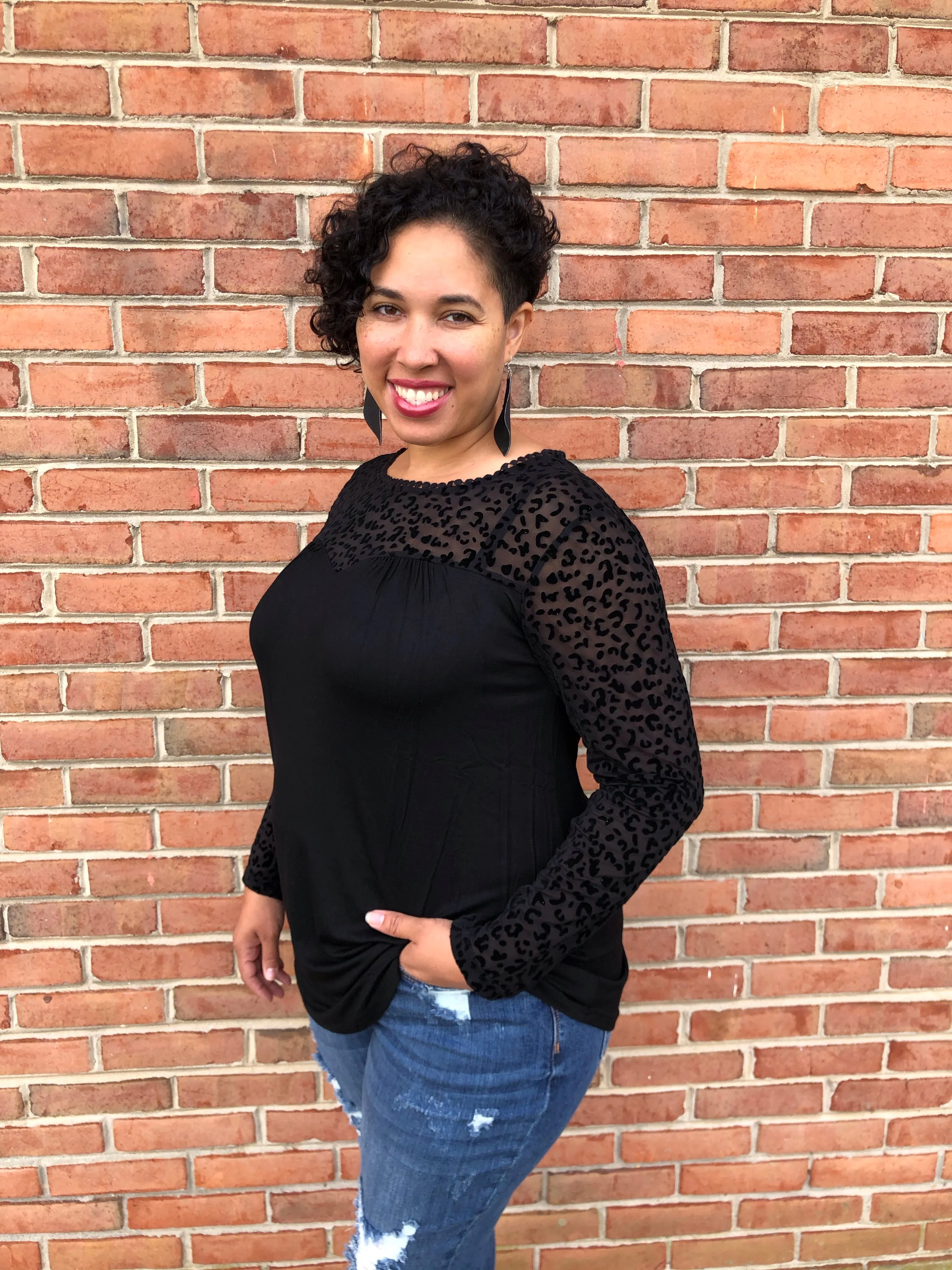 #946 Kitty cat velvet top