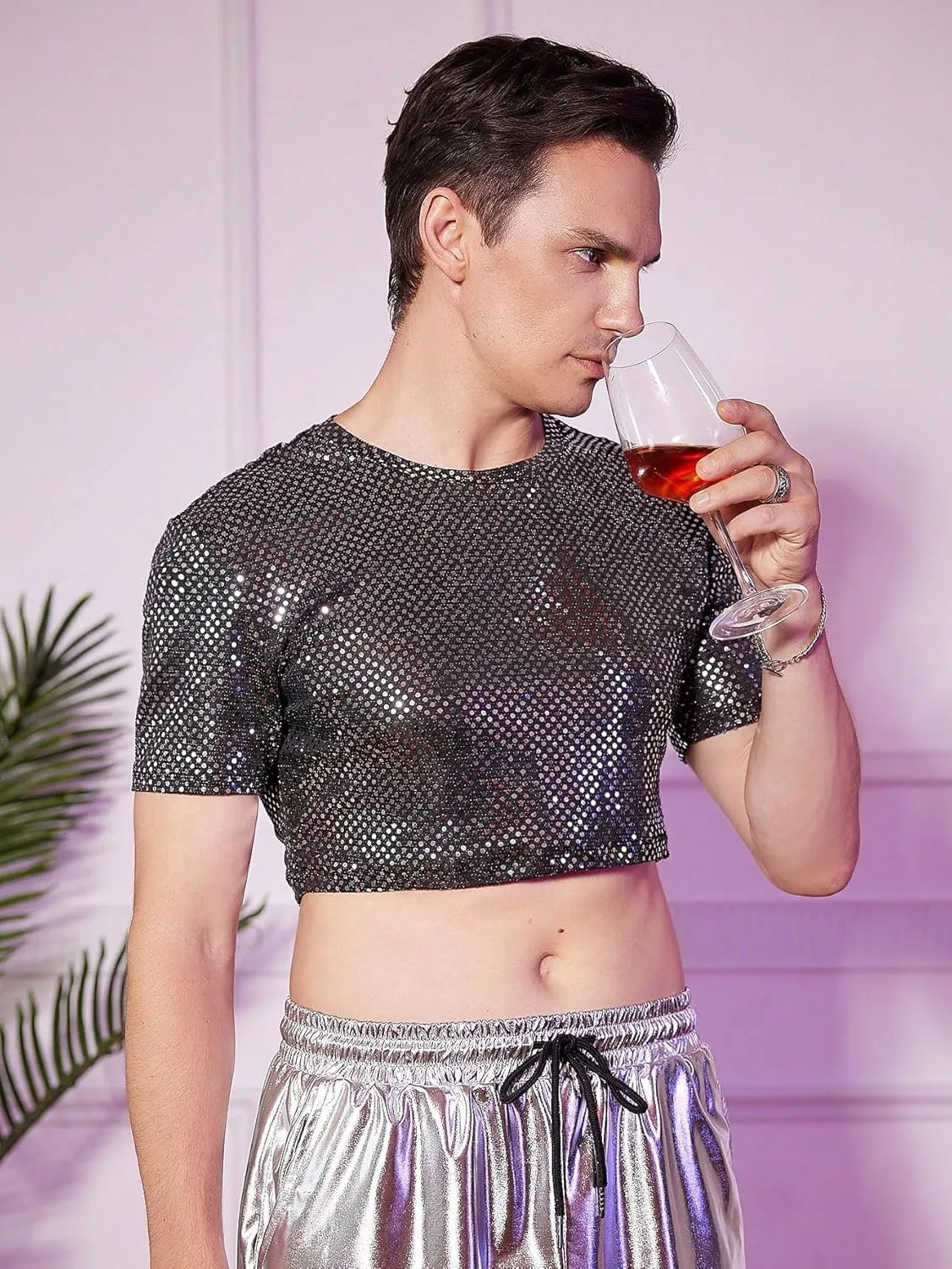 WDIRARA Men's Fishnet Mesh Tee Shirt Round Neck Short Sleeve Crop Top
