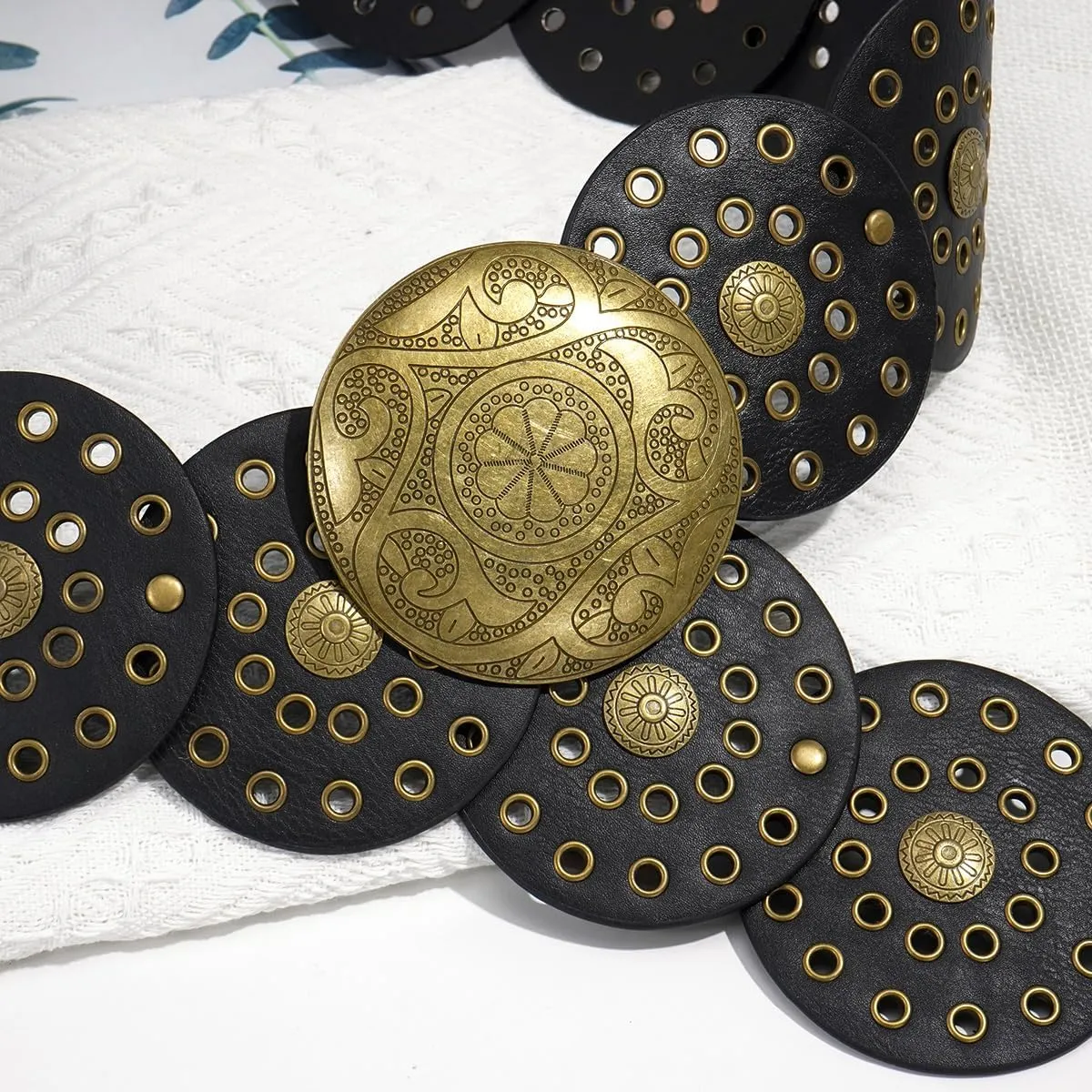 Wide Disc Belt for Women Vintage Hollow Boho Leather Belt Western Chunky Waist Belt Cowboy Metal Buckle Concho Belts